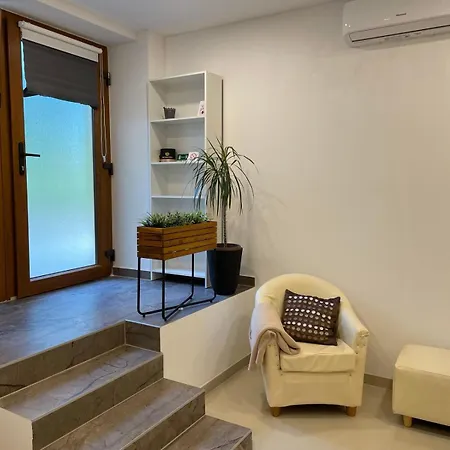 Glambyaj With Free Parking And Netflix דירה *