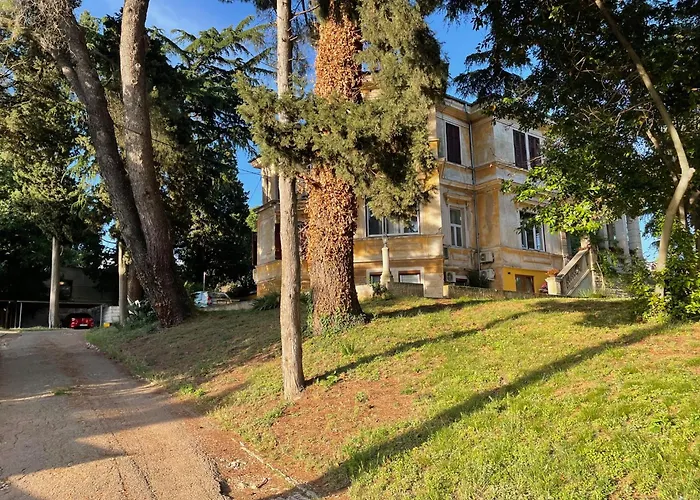 Glambyaj With Free Parking And Netflix *