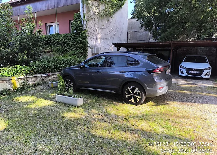 Appartamento Glambyaj With Free Parking And Netflix Pola