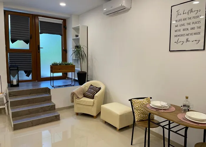 Glambyaj With Free Parking And Netflix Apartman